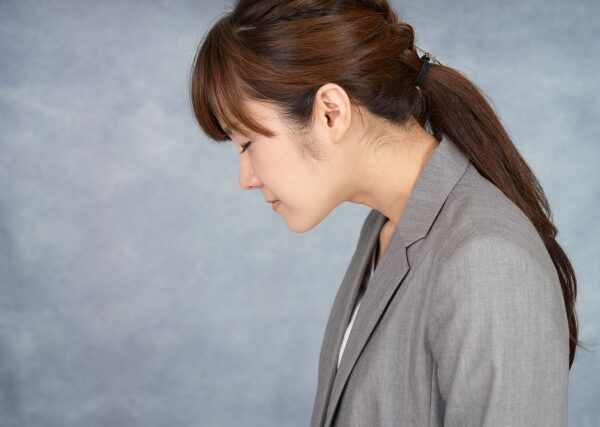 それが関係あるの！？猫背を引き起こす“意外な部位”5選