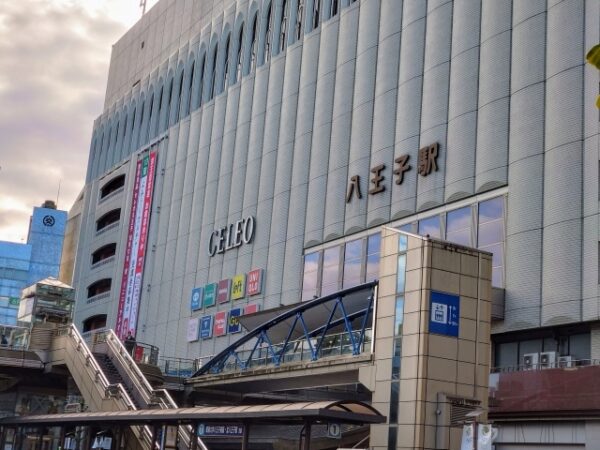 【肩こり・腰痛で悩む社会人必見】骨盤王国 八王子院でやさしく整える整体とは？