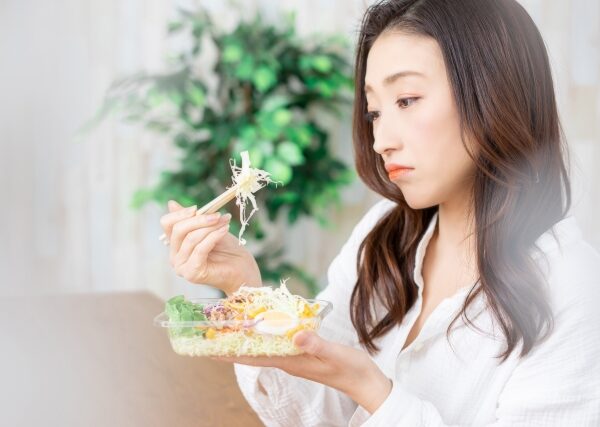 ストレスだけじゃない。胃が弱っている人に見られる体の特徴３選