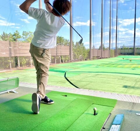 腰が詰まるゴルファーに共通する“3つの歪みパターン”とは？