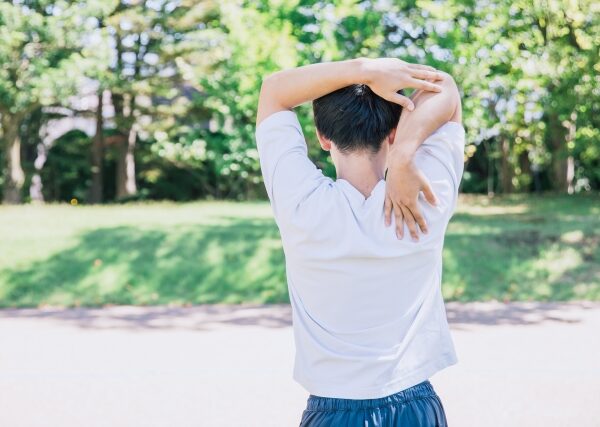 肩甲骨が浮き出る『翼状肩甲』が招く5つの体の不調