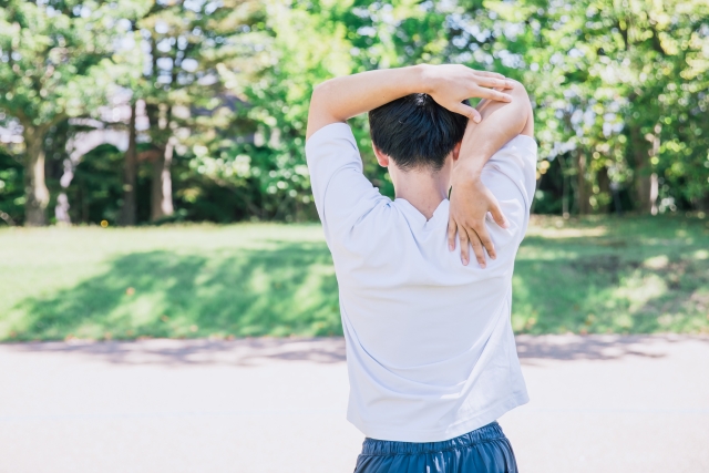 肩甲骨が浮き出る『翼状肩甲』が招く5つの体の不調