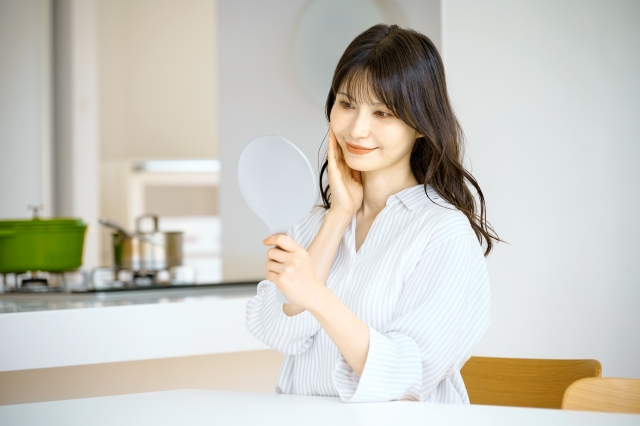 骨格の影響だけじゃない？！エラが張って見える生活習慣ワースト5