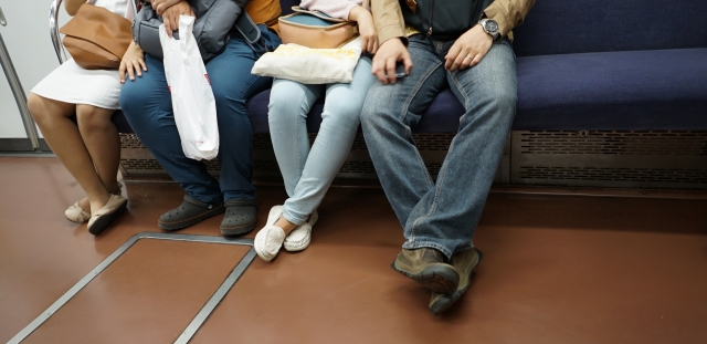 膝裏の痛み、足底筋膜炎、ぎっくり腰…共通点は“座り方”にあった