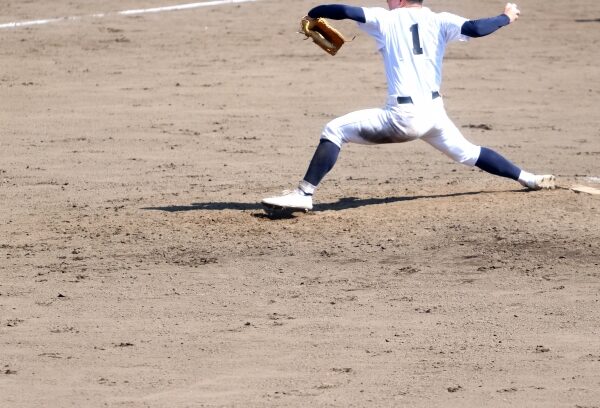 投球動作のどの瞬間が肘を壊すのか？肘の内側・外側の負担ポイントとは？