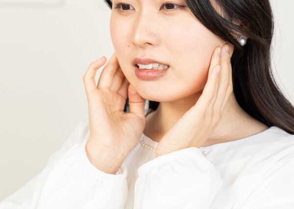 顔の痛みがつらい…三叉神経痛のセルフケアと生活の工夫