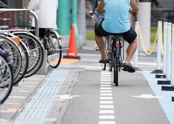 足裏だけマッサージしても治らない！ ガニ股の人が見落とす外反母趾の真犯人