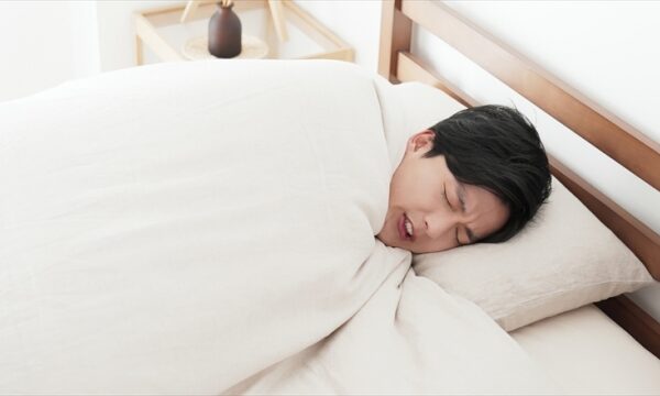 「眠れないのはストレスだけじゃない？“冷え×緊張”が自律神経を乱す夜」