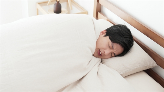 「眠れないのはストレスだけじゃない？“冷え×緊張”が自律神経を乱す夜」