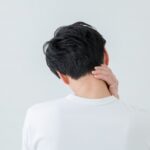 寝違えは寝相のせいだけ？実は寒暖差とストレスによる影響も大きい理由
