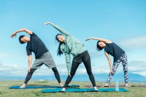 薄着になる前に整える猫背・巻き肩リセット法