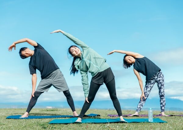 薄着になる前に整える猫背・巻き肩リセット法