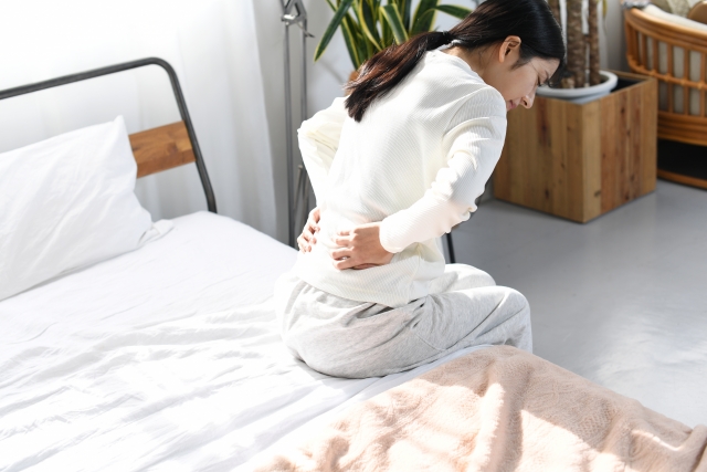 朝だけ腰が痛い=腰が変形している?