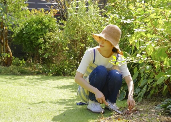 床の物を拾って振り返る瞬間に起きる腰痛の正体