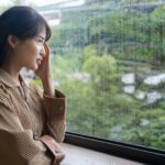 雨が続くと頭痛がつらい方へ。呼吸の浅さと姿勢が関係しているかもしれません